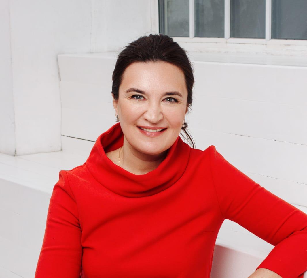 Анна Литвинова